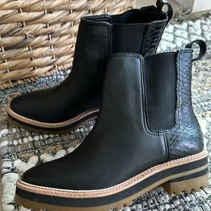 New in Box - Kaanas boots with leather detail - size 7